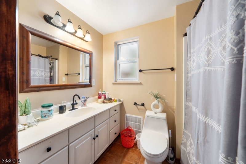 336 John St