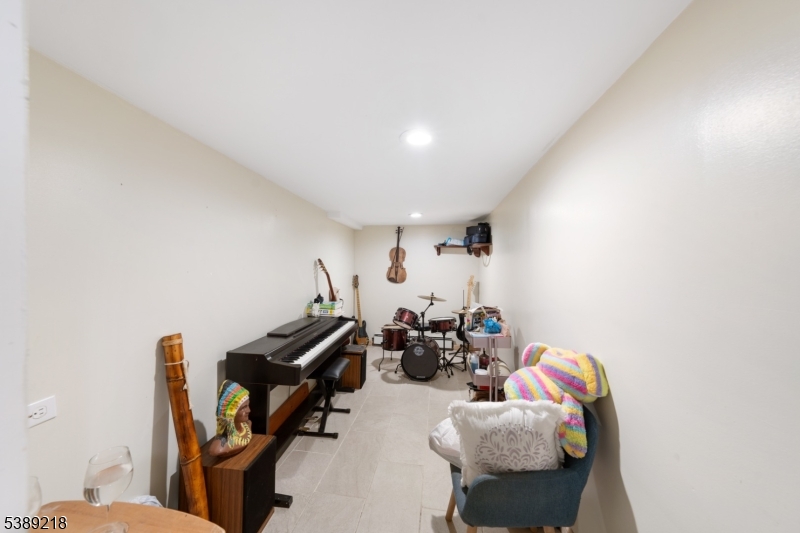 336 John St