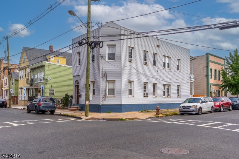 336 John St