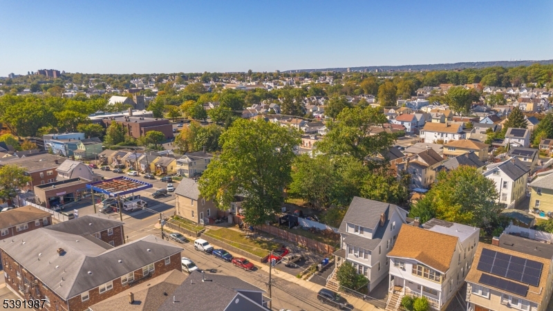 134 Belleville Ave