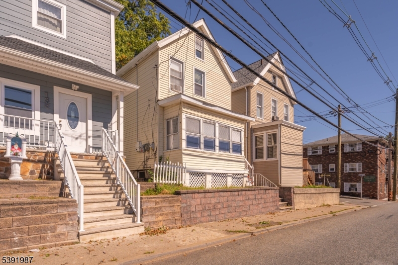 134 Belleville Ave