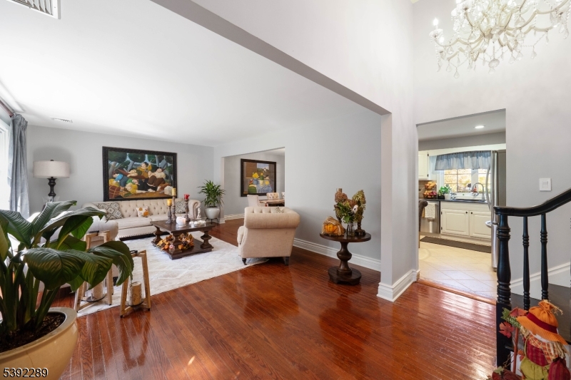374 S Maple Ave