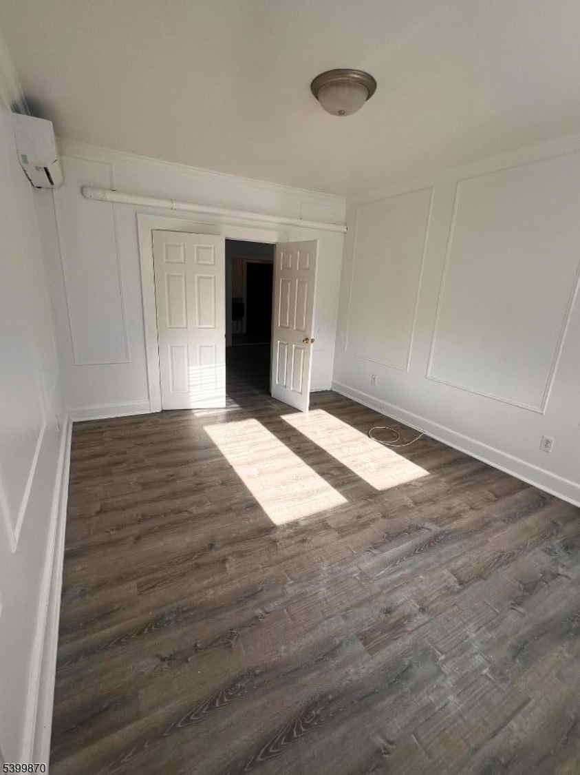 665 Bloomfield Ave 1