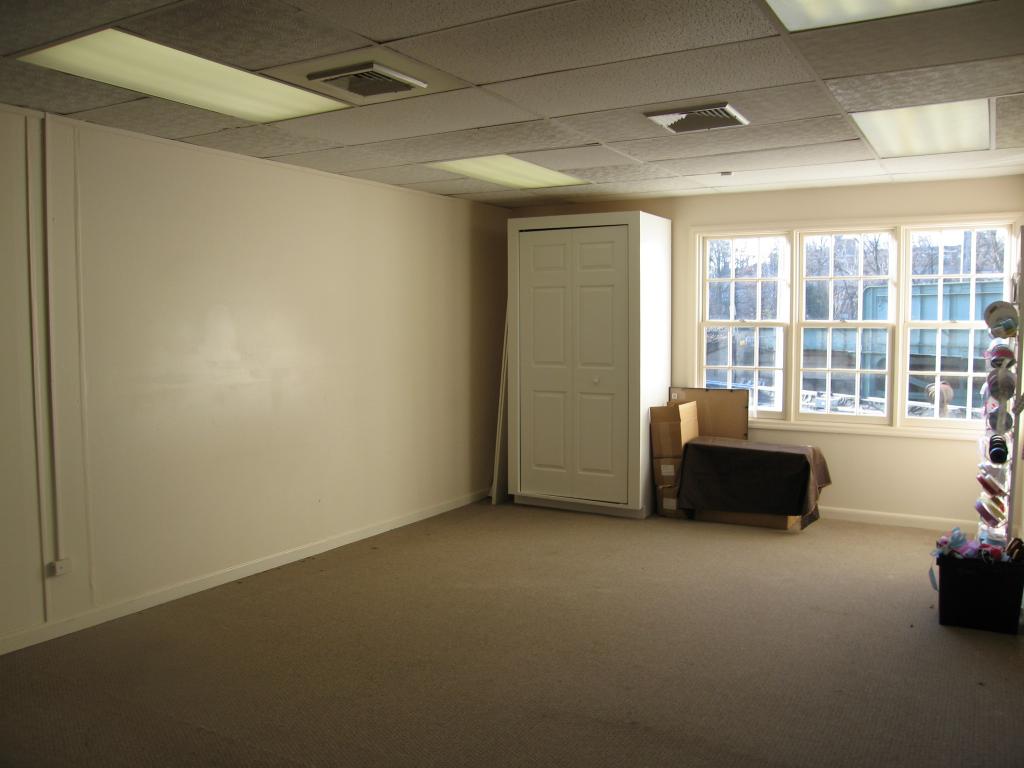 665 Bloomfield Ave 1