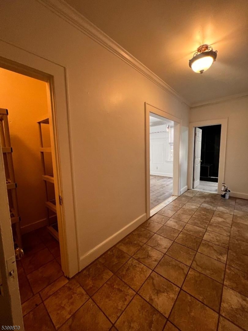 665 Bloomfield Ave 1