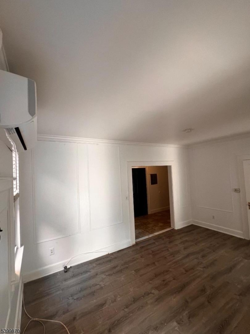 665 Bloomfield Ave 1