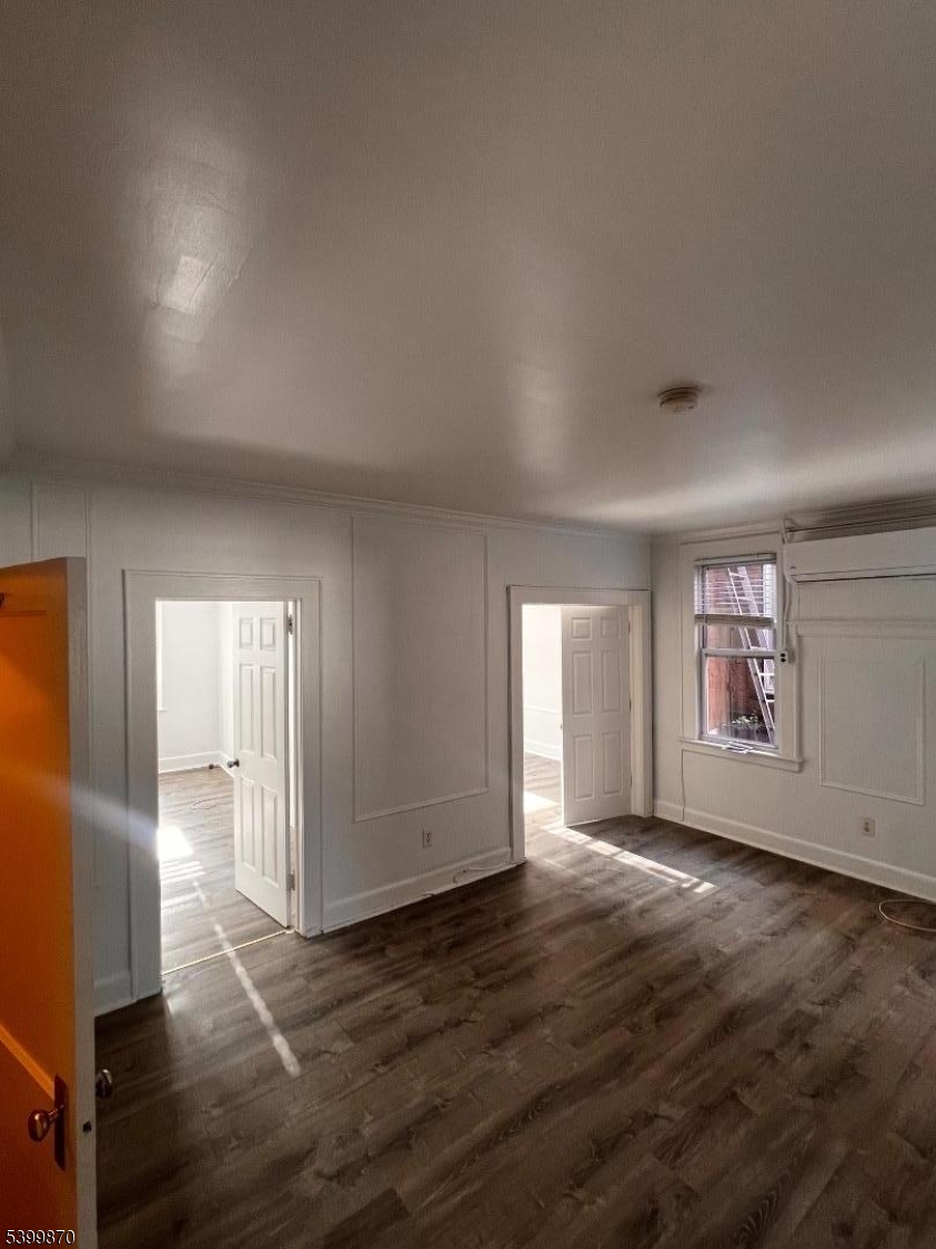 665 Bloomfield Ave 1