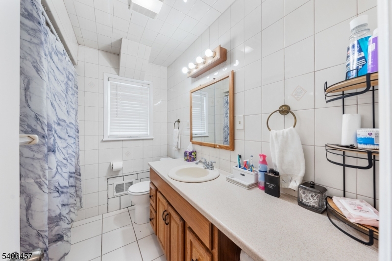 291 Seaton Ave 1
