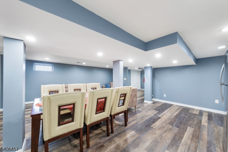 291 Seaton Ave 1