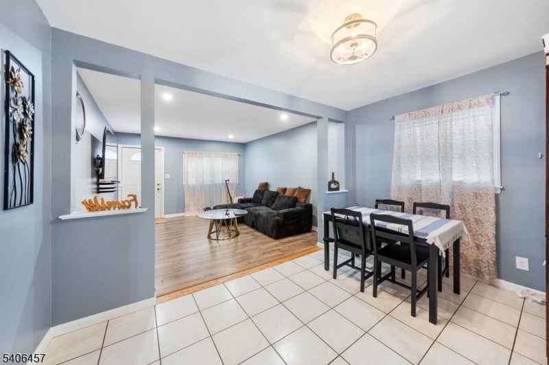 291 Seaton Ave 1