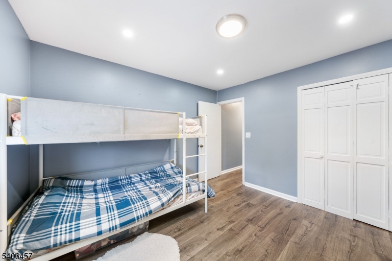 291 Seaton Ave 1
