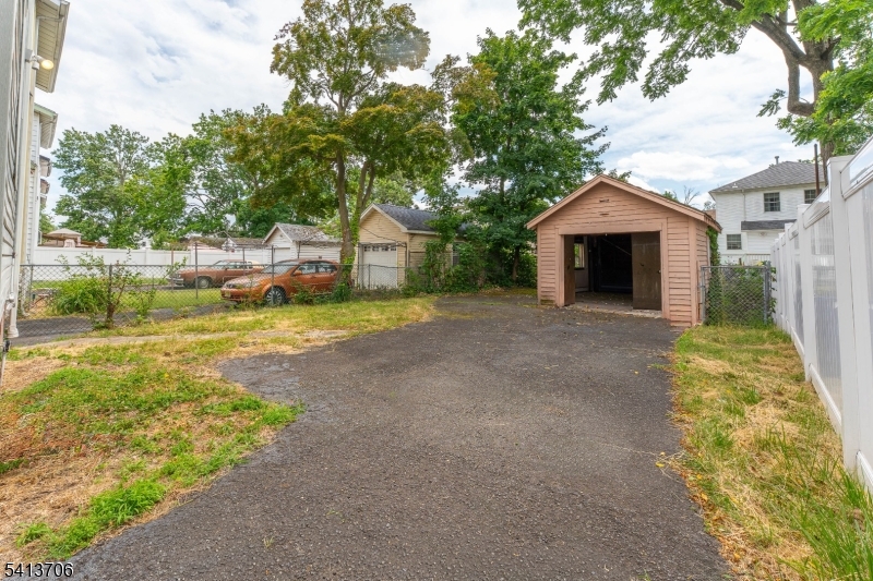 124 Hillcrest Ave