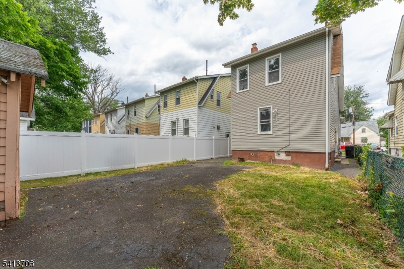 124 Hillcrest Ave