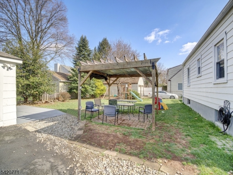 339 N 8Th Ave