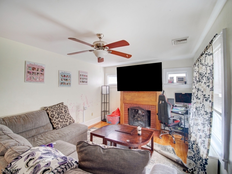 339 N 8Th Ave