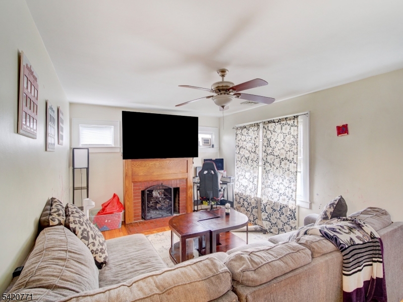339 N 8Th Ave