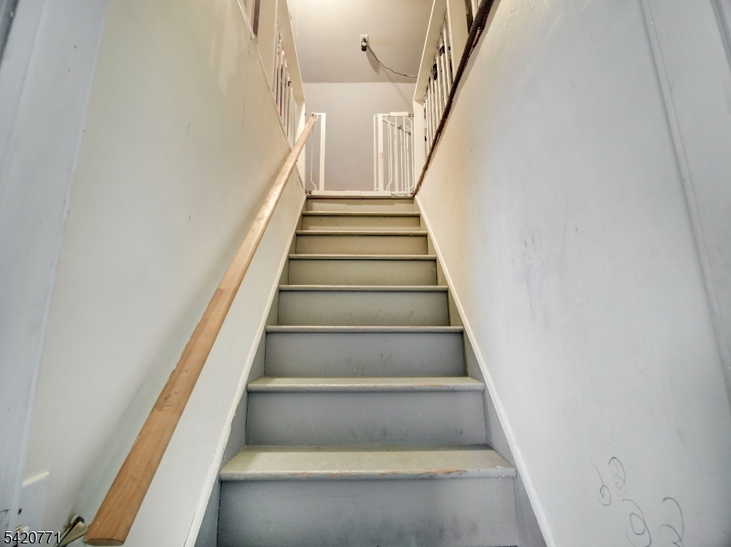 339 N 8Th Ave