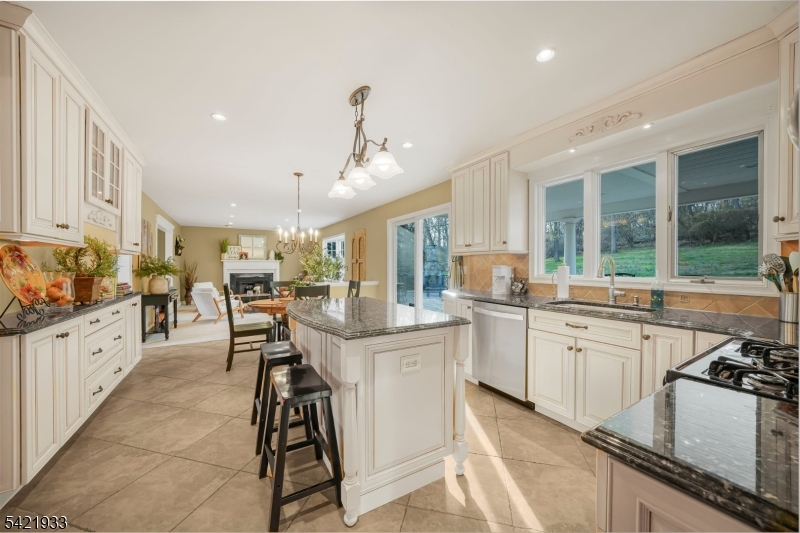 2 Lauren Drive
