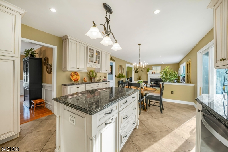 2 Lauren Drive