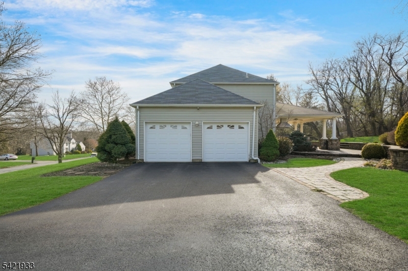 2 Lauren Drive