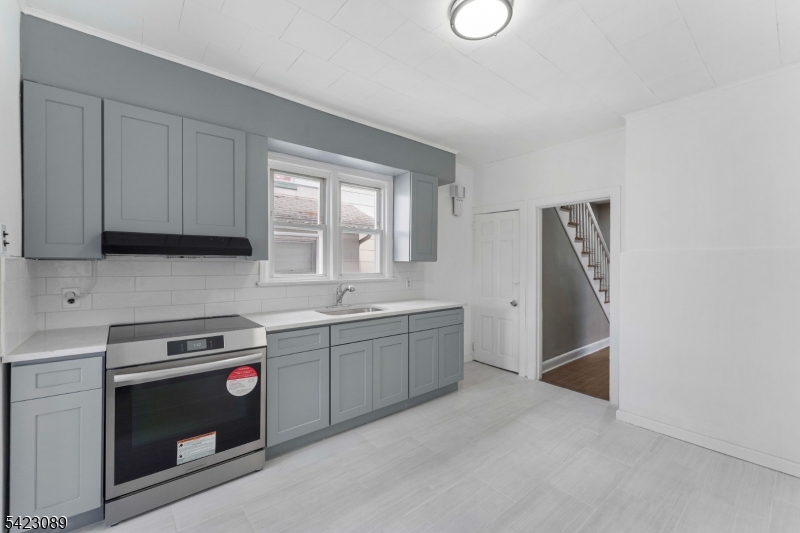 175 Duer St