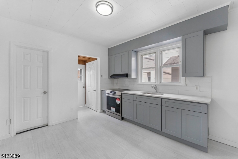 175 Duer St