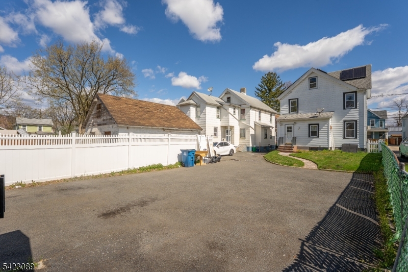 175 Duer St