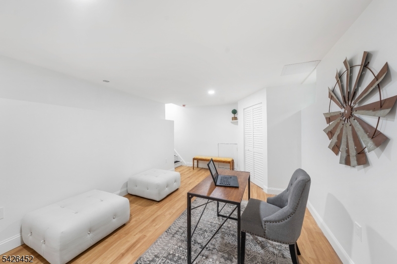 2845 Allen Ave