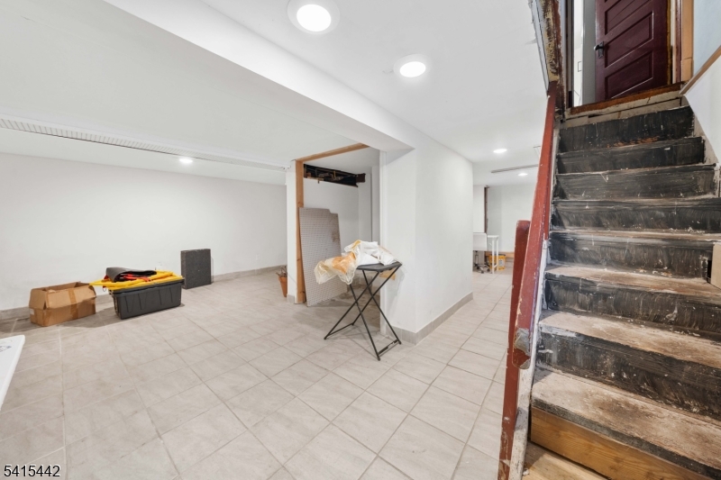 88 Woodbridge Ave