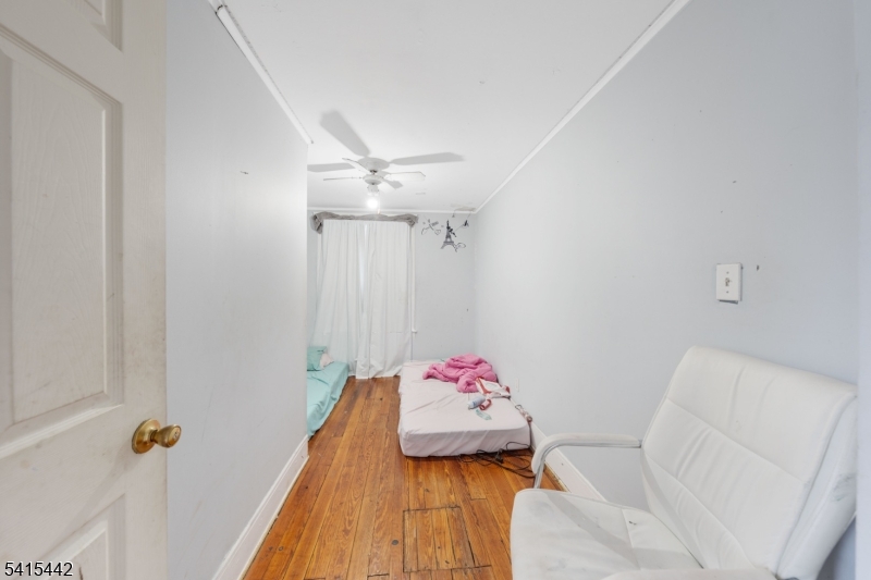 88 Woodbridge Ave