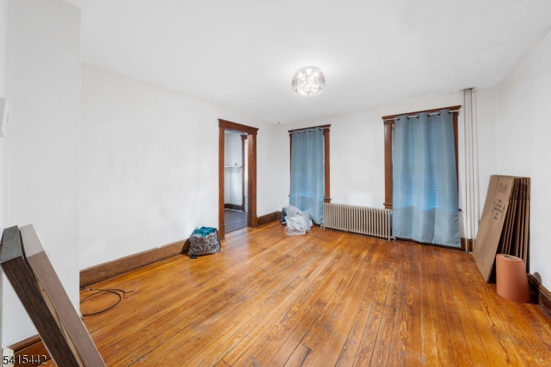 88 Woodbridge Ave