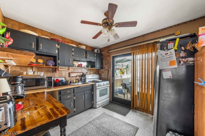 124 W 10Th Ave