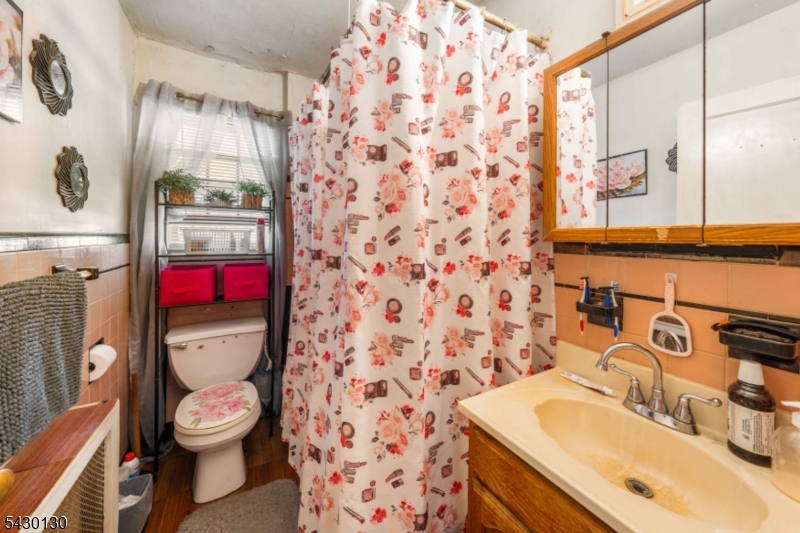 124 W 10Th Ave