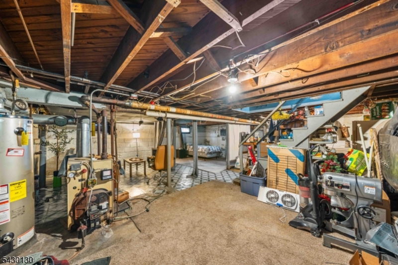 124 W 10Th Ave