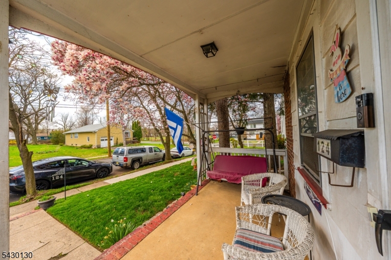 124 W 10Th Ave