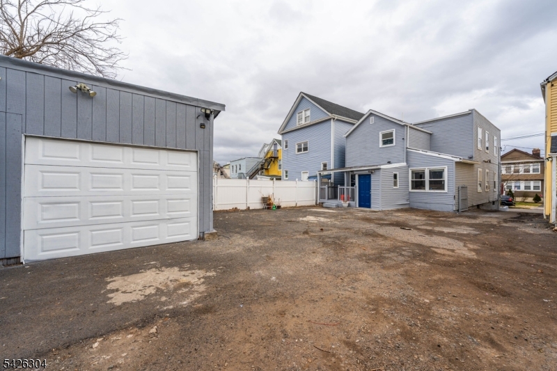 526 Jackson Ave