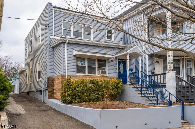 526 Jackson Ave