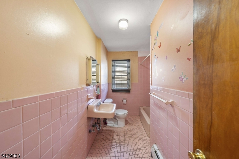 466 Delavan Ave