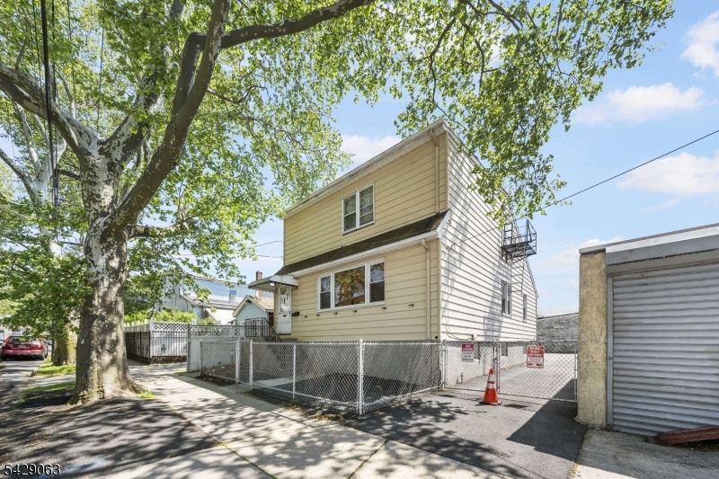 466 Delavan Ave
