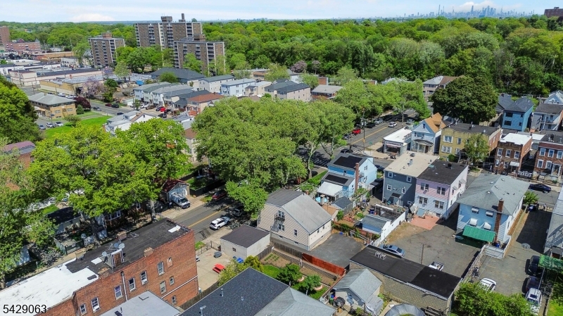 466 Delavan Ave