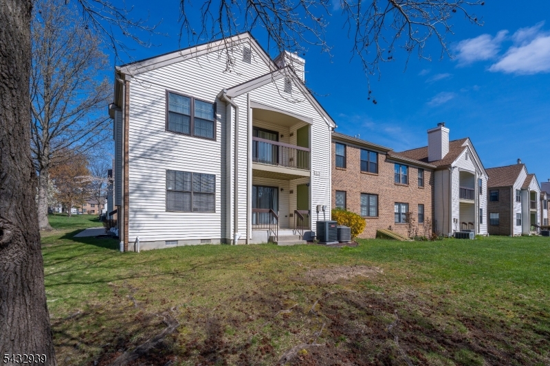 2706 Lighthouse Ln
