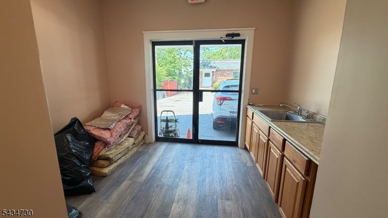 513 Morris Ave 1