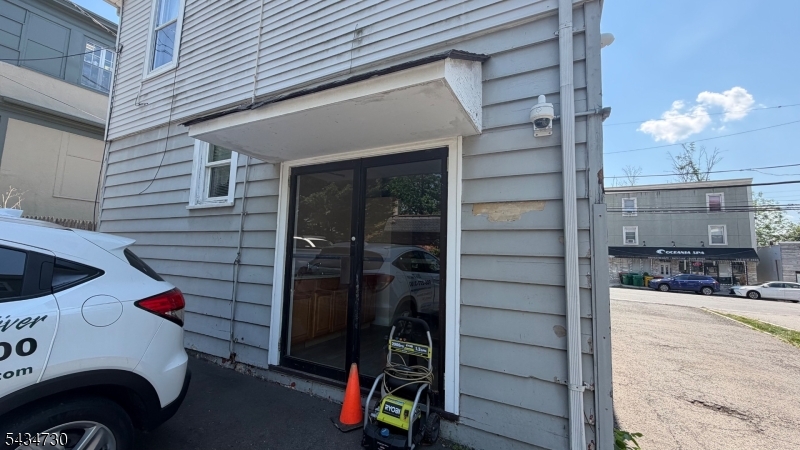 513 Morris Ave 1