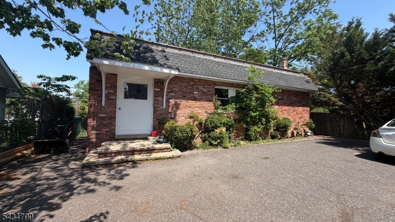 513 Morris Ave