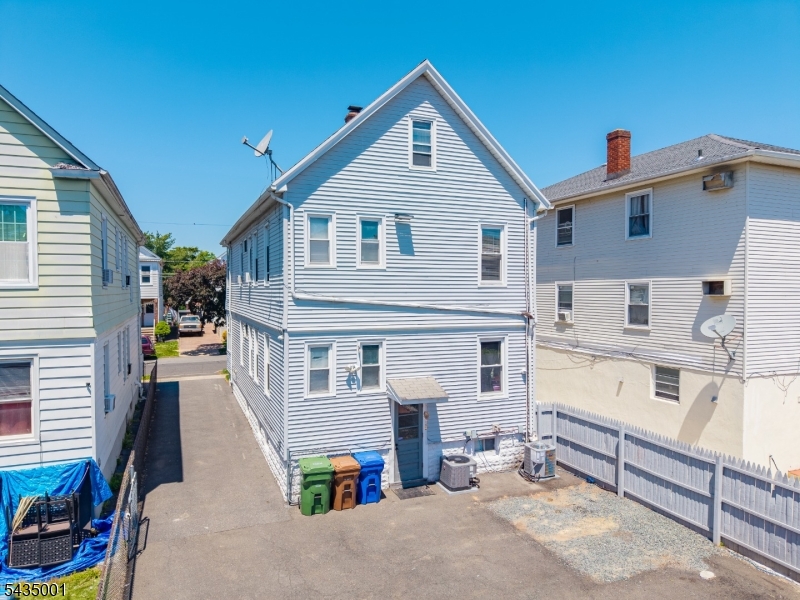 29 W 12Th St