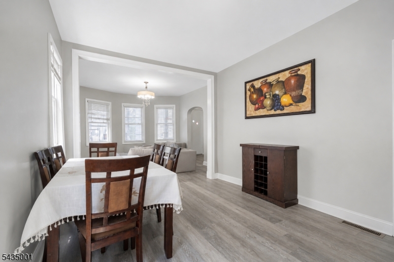29 W 12Th St