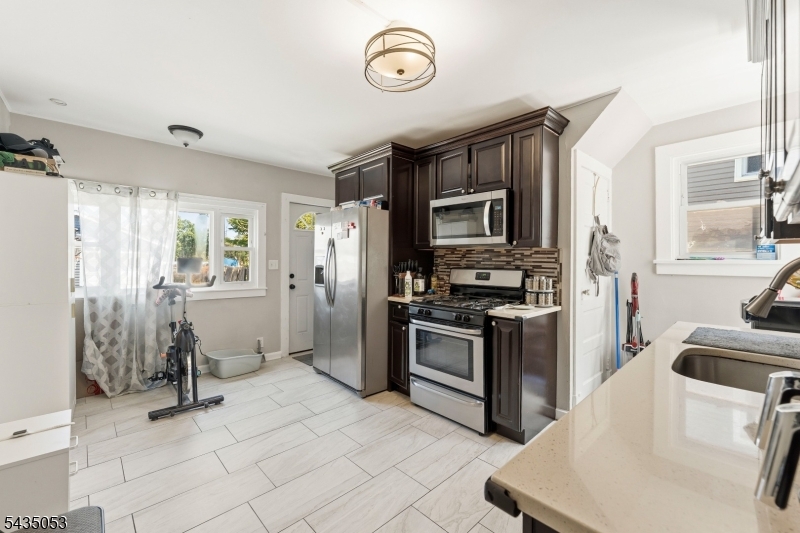 30 Rockview Ter