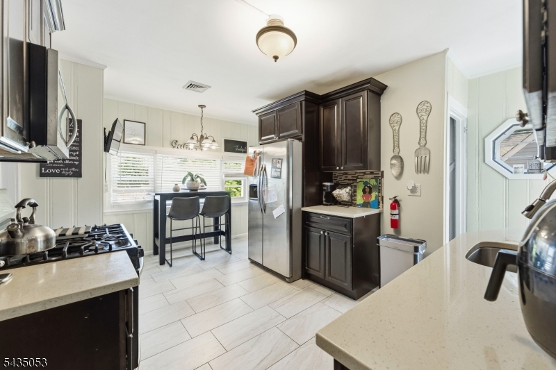 30 Rockview Ter