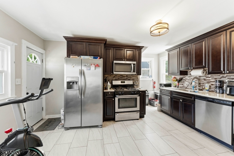 30 Rockview Ter