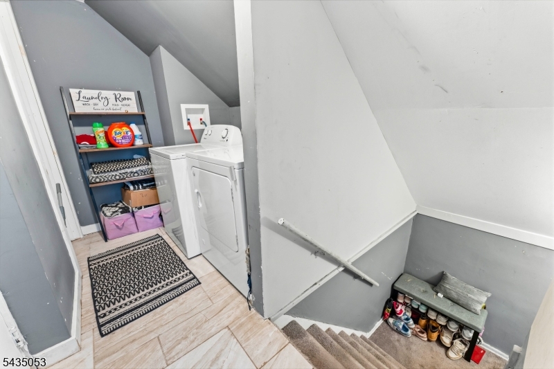 30 Rockview Ter
